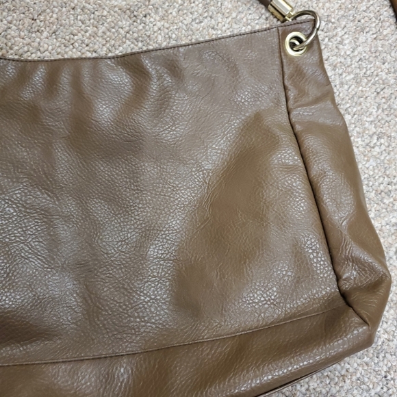 Kenneth Cole Reaction Brown Leather Shoulder Purse with Gold Studded Strap - Picture 6 of 15